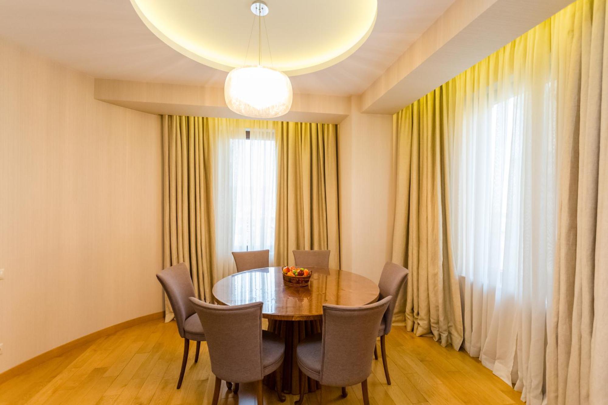 City Luxury Apartment L Tbilisi Buitenkant foto